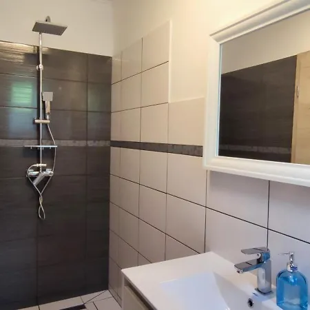 לינה וארוחת בוקר Antmann Bor Terasz Szallas 3*