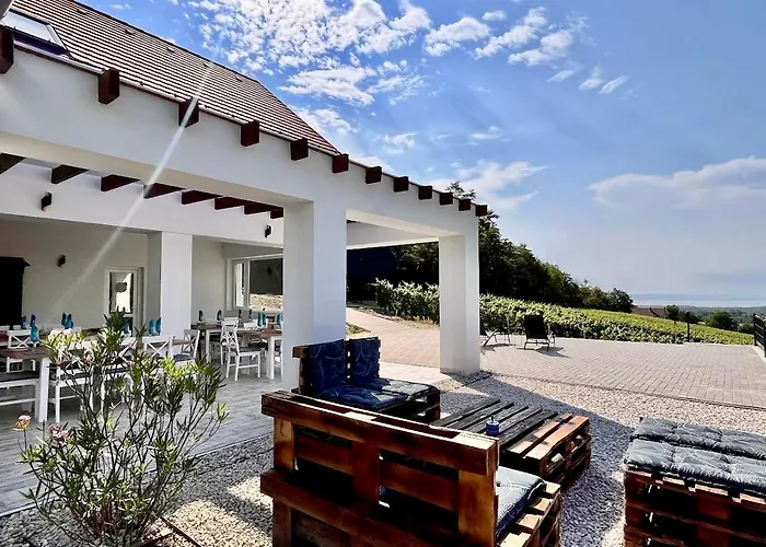 Antmann Bor Terasz Szallas